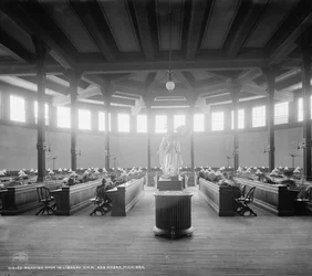 Salle de lecture de la bibliothèque, Université du Michigan, Ann Arbor, Michigan, c.1901